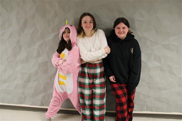  Students wearing pajamas