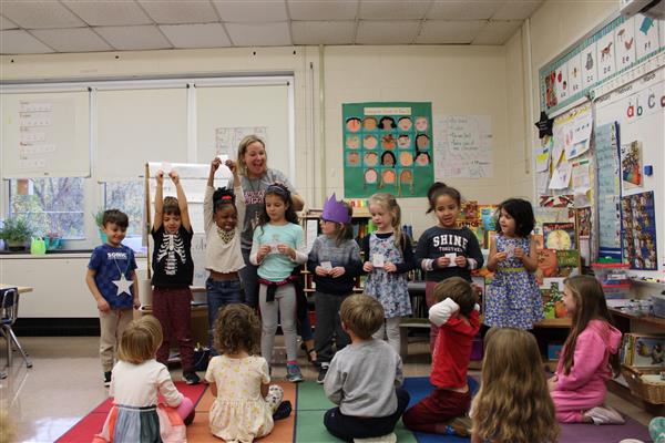  students learning to read